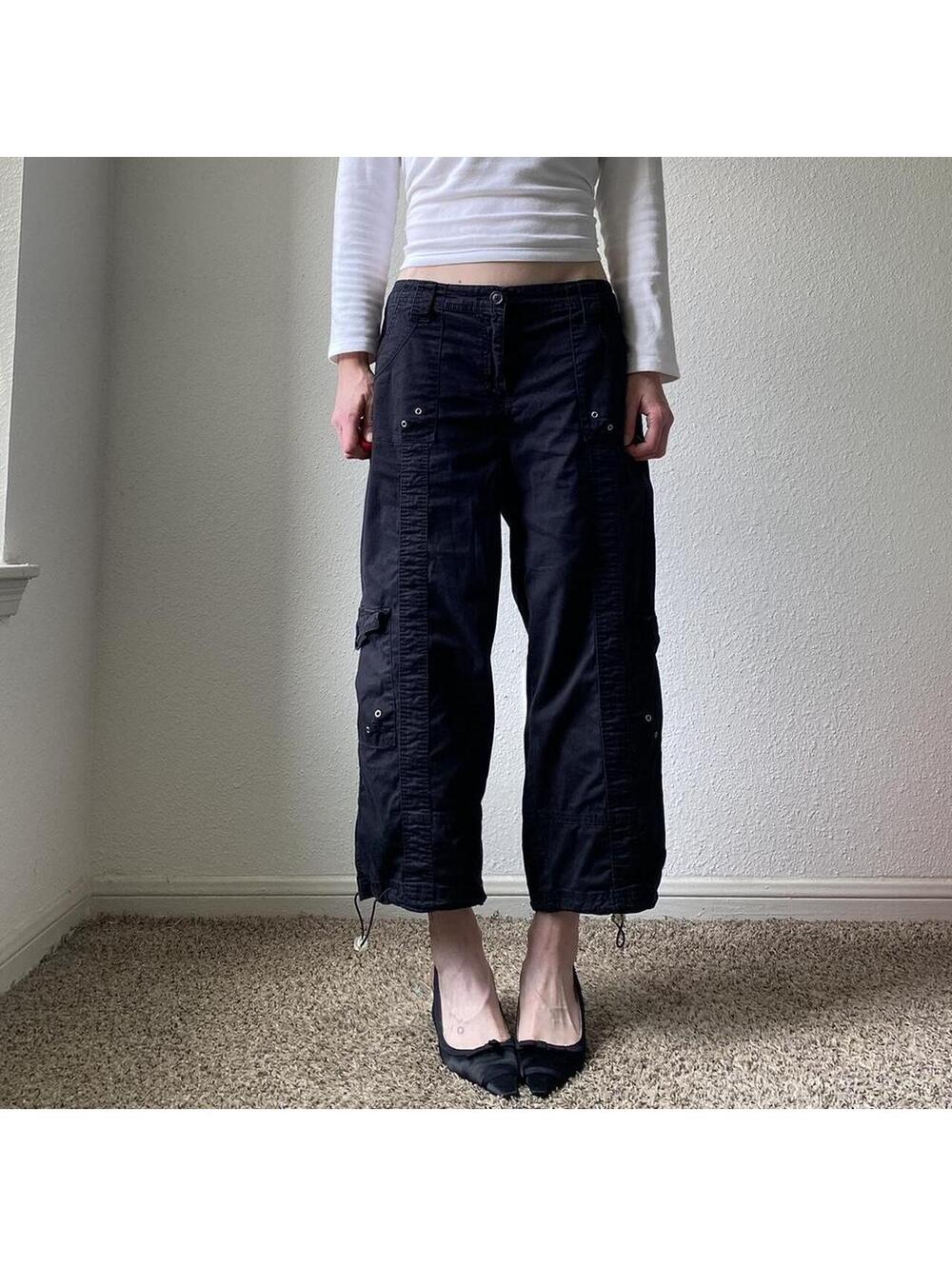 Vintage y2k low rise wide leg cropped black cargo capris